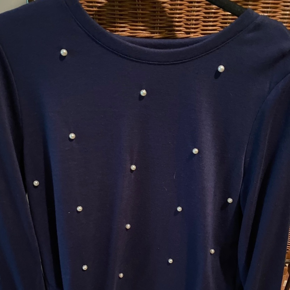 Elle dark blue sweater w/pearls never worn size med layered look